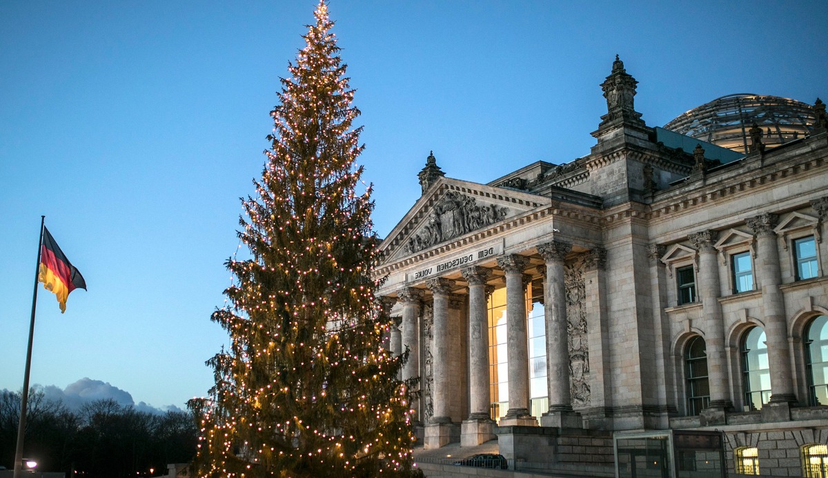 Which was the first country that started the Christmas tree tradition? 1